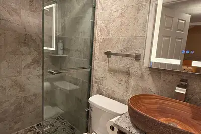 Image de Cozy & Beautiful two-bedroom residence nestled in the lovely town near Boston