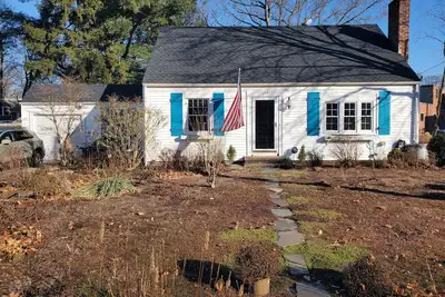 Image de 2-bedroom shared house in charming East Providence with Ac, WiFi