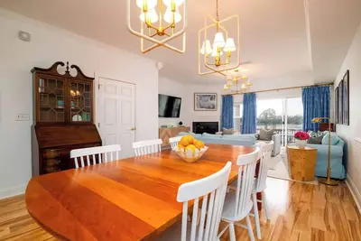 Image de Lakeside Landing Spacious Comfort Near Downtown