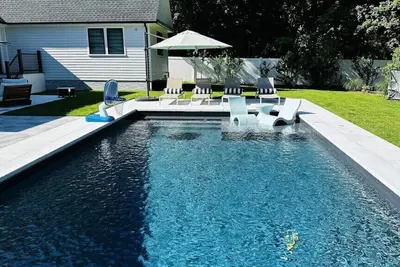 Image de Spacious and Modern Westhampton Beach Home, Close to Beaches and Town, . . .
