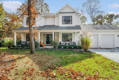 Image de Spacious East Hampton Home with Heated Pool, Minutes to Maidstone Park. . .