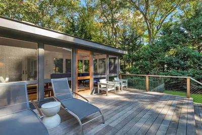 Image de Spacious East Hampton Home with Private Pool, Perfect for Families with. . .