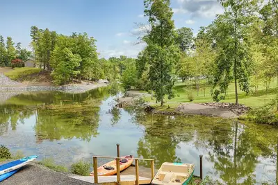 Image de Peaceful lakefront haven in the Catskill mountains, two fire pits, four. . .