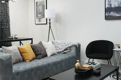 Image de Cozy 2-bedroom Retreat - 25 Mins Away from Atl