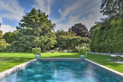 Image de Renovated Historical, Sun Room in Peaceful Backyard, Close to Beach and. . .