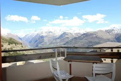 Image de À 10m des pistes de ski, 4ème étage, vue montagne, balcon, casier à ski, 23m², Auris en Oisans