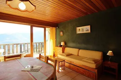 Image de À 10m des pistes de ski, 5ème étage, vue montagne, balcon, casier à ski, 35m², Auris en Oisans