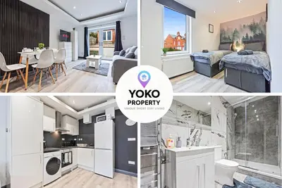 Image de 5 Bedroom 3 Bathroom House • Free Parking • WiFi