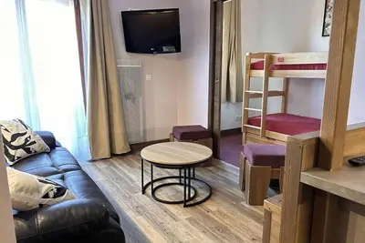 Image de À 10m des pistes de ski, Rez-de-chaussée, piscine, sauna, balcon, casier à ski, 41m², Risoul