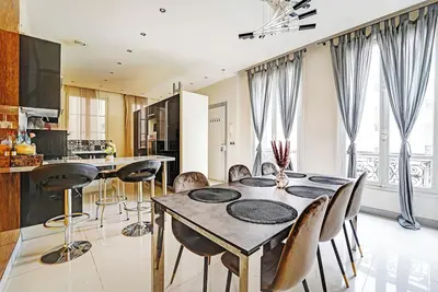Image de Appartement Champs-Élysées – 115m² Luxe & Charme
