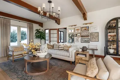 Image de Spacious Spanish Family Home - Zoo, Old Town, Beaches, Downtown and Attractions