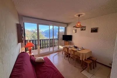 Image de À 10m des pistes de ski, vue montagne, balcon, télévision, casier à ski, 23m², Auris en Oisans