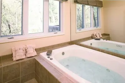 Image de 1 Bdr Golf Resort w Lake Pools Hot Tub.