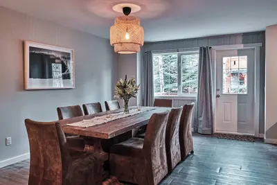 Image de Creekside Villa Family Suite in Canmore
