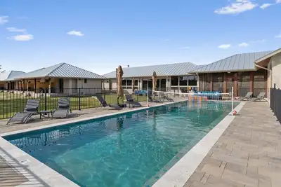 Image de Gorgeous Lakeside Retreat Center – 26 Beds