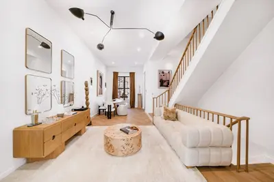 Image de Million Dollar Brownstone in the heart of Ny