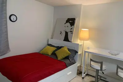 Image de Downtown Calgary Retreat: Modern Cozy Studio