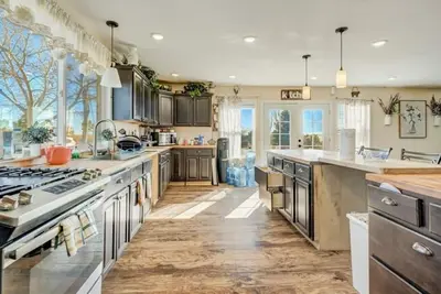 Image de Hilltop Ranch Style Home with Gorgeous View for Big Groups, Retreats, Events Ok