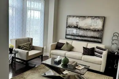Image de Spacious 4-bedroom house with WiFi and Ac in charming Richmond Hill