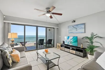 Image de Direct Ocean Front Condo Steps to the Beach with Heated pool, Hot tub and Tennis Court!