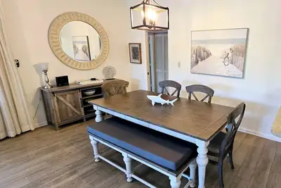 Image de Bonita Bay Retreat -Charming 2-bed condo with WiFi, Ac, Beach Access via Shuttle