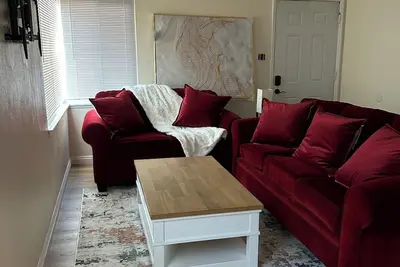 Image de Cozy 2-bedroom Steps from the Lake