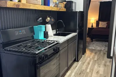 Image de 1-bedroom apartment in amazing Duncan with access to full gym