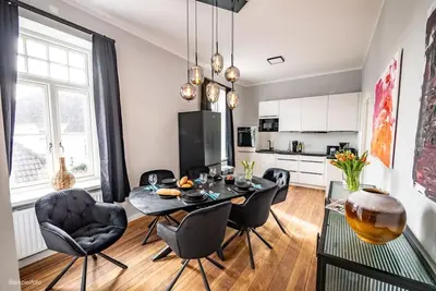 Image de 6 rooms 5 bedrooms 2 bathrooms- close to the city center top renovated