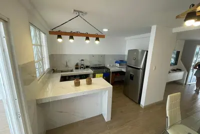 Image de Hotel - Casa del Mar Malin en Santa Elena, Ballenita, al frente al Mar