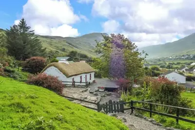 Image de Cottage-Sleep5-Garden-OpenFire-Hiking