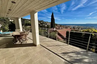 Image de Villa Le Lavandou - Pleine vue mer, port et îles - Tout à pieds - Clim
