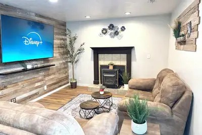 Image de Rustic Charm, Cozy and Comfy Nearby Olympic Oval, Great Location