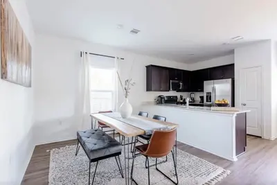 Image de Trendy Spacious Home - Prime Location in Austin- Free Early Checkin!