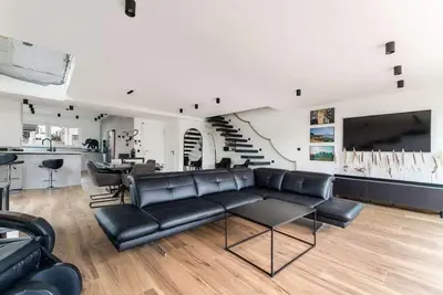 Image de Lovingly and luxuriously furnished house for long or short term rental. Letting