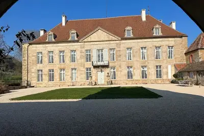 Image de Magnifique château entre Bourgogne et Haute-Marne avec parc et piscine.