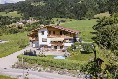 Image de Appartement dexclusif avec jardin et bain à remous