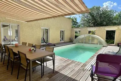 Image de Belle Villa dans Parc régional de montagne • Piscine et Jardin • 1h de la plage