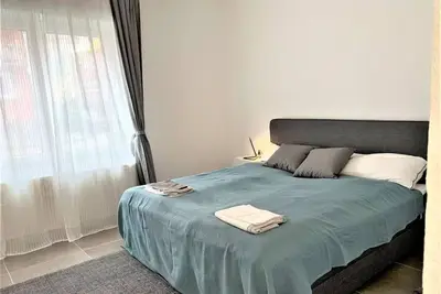 Image de Stylishly furnished apartment in Essen-Südviertel