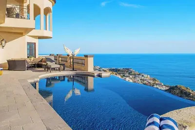Image de Maria Bonita - 9 bedroom in Pedregal, Spectacular Views