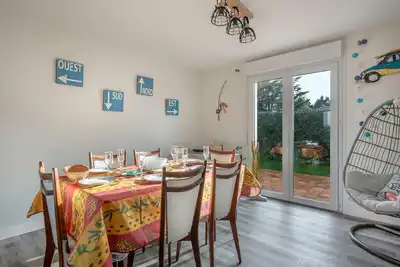 Image de Maison Ă 950m de la mer avec jardin pour 6