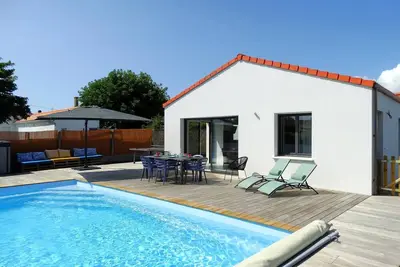 Image de Maison 6 avec piscine chauffée à St-Hilaire