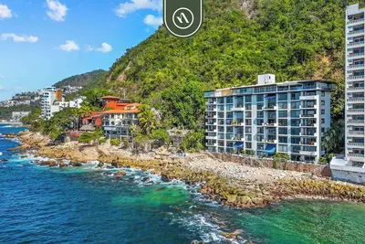 Image de Oceanfront 2 Br Condo with Spectacular View - Pool
