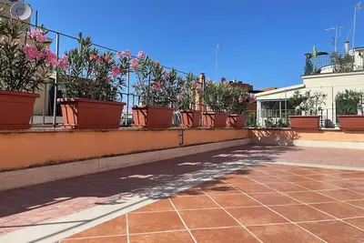 Image de Little Aventino B&B - Charming bed & breakfast with Ac/WiFi in the heart of Rome