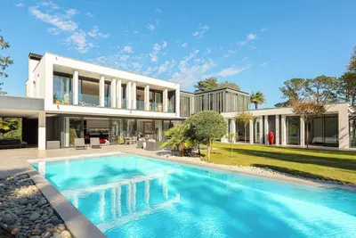 Image de La Palmeraie • Keyweek Maison d'architecte avec piscine et jardin