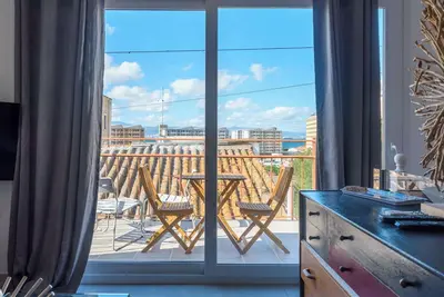 Image de Bright and Lovely 1br Penthouse in King Street