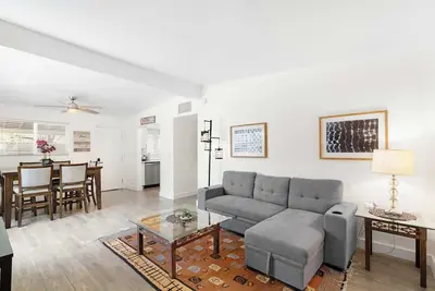 Image de Historic Central 2nd St. Sanctuary Duplex