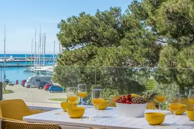 Image de Apartment with stunning Sea Views, Jacuzzi, and Prime Location Near Novigrad City Center and Beach