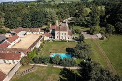 Image de Stunning, historic family house with swimming pool