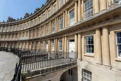 Image de Chez Nous - central Maisonette - Bath Surrounds