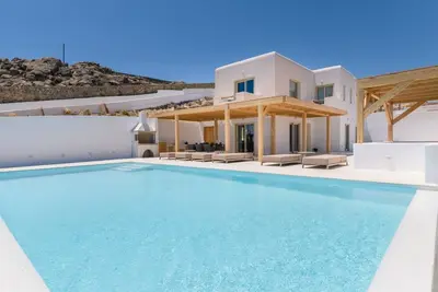 Image de Modern Seaside Villa With Infinity Pool